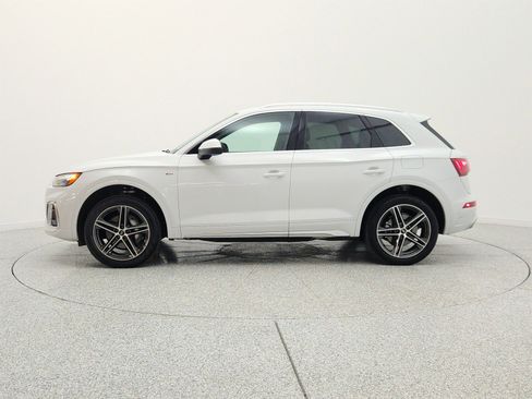 Used 2025 Audi Q5 e Premium AWD/4WD image 2