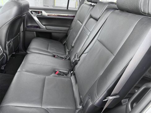 Used 2017 Lexus GX 460 image 26