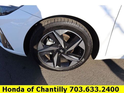 Used 2023 Hyundai Elantra Limited w/ Cargo Package image 29