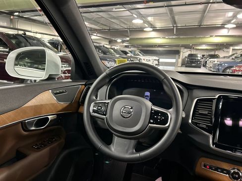 Certified 2024 Volvo XC90 B5 Plus AWD/4WD image 24