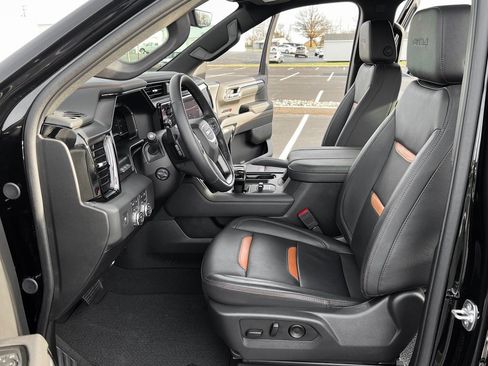 Used 2025 GMC Sierra 1500 AT4 w/ AT4 Premium Package image 3