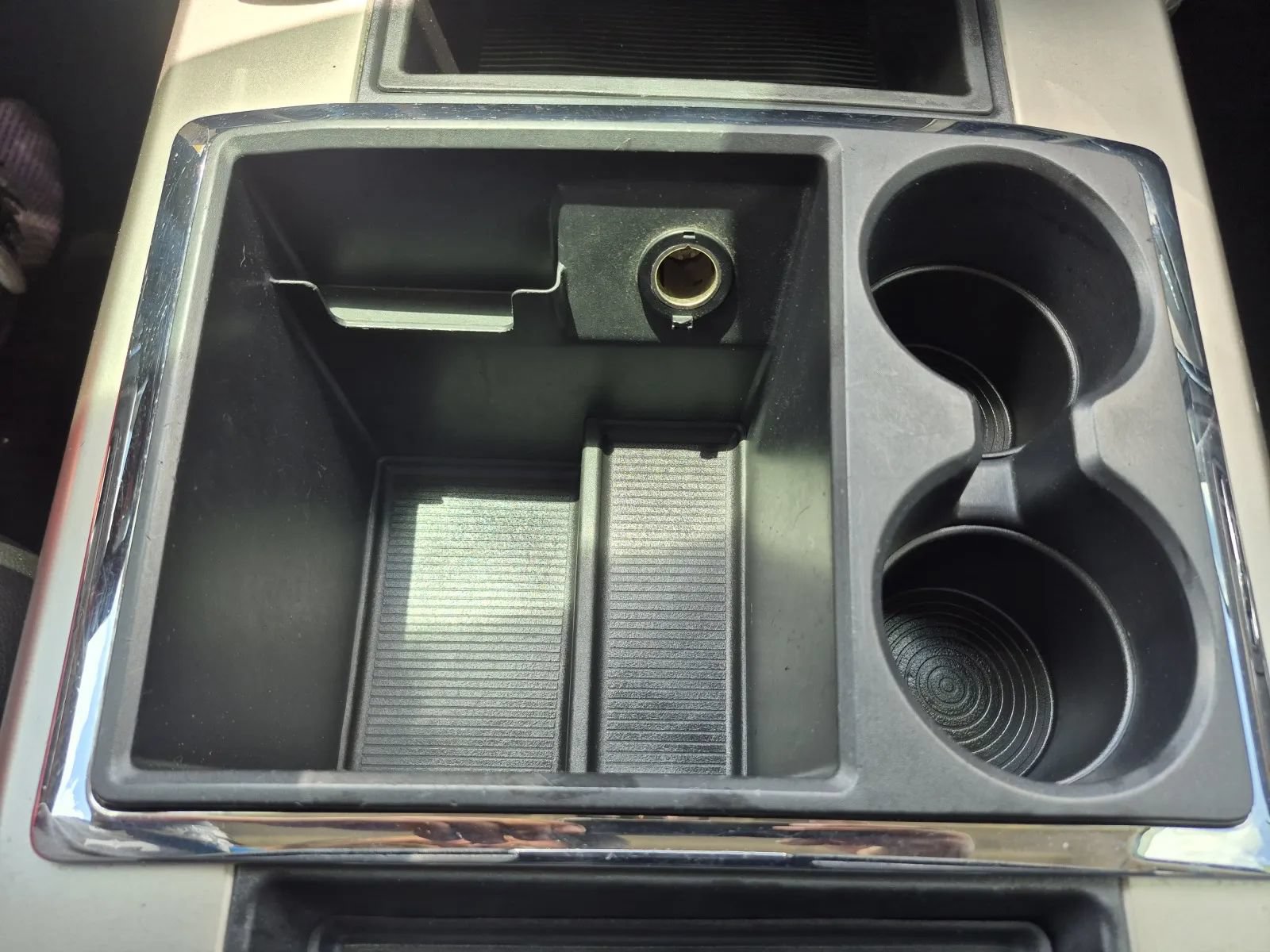 Used 2014 RAM 1500 Laramie RWD image 24