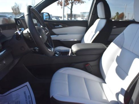 New 2026 Chevrolet Traverse High Country w/ LPO, Floor Liner Package image 15