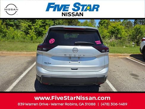 Used 2024 Nissan Rogue S image 11
