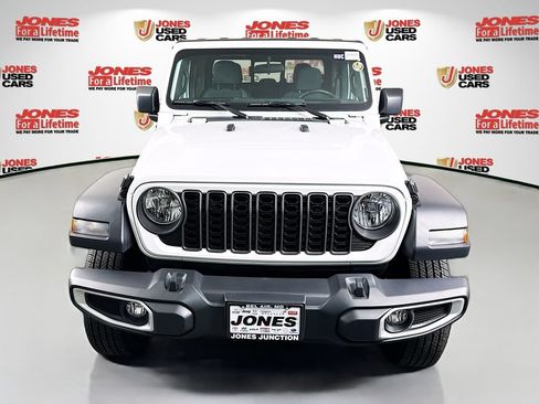 Used 2024 Jeep Gladiator Sport AWD/4WD image 10