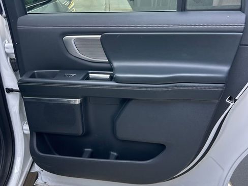 Used 2025 Ford Expedition Max Platinum image 14