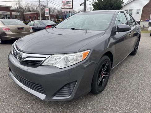 Used 2012 Toyota Camry LE image 7