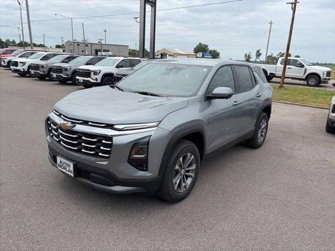 New 2026 Chevrolet Equinox LT w/ Convenience Package II AWD/4WD image 2