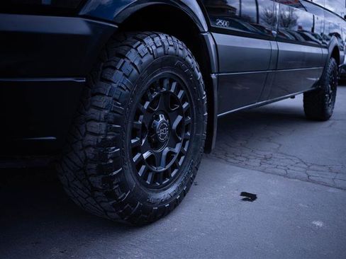 Used 2013 Mercedes-Benz Sprinter 2500 image 2