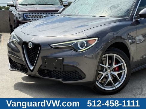 Used 2018 Alfa Romeo Stelvio Ti AWD/4WD image 2