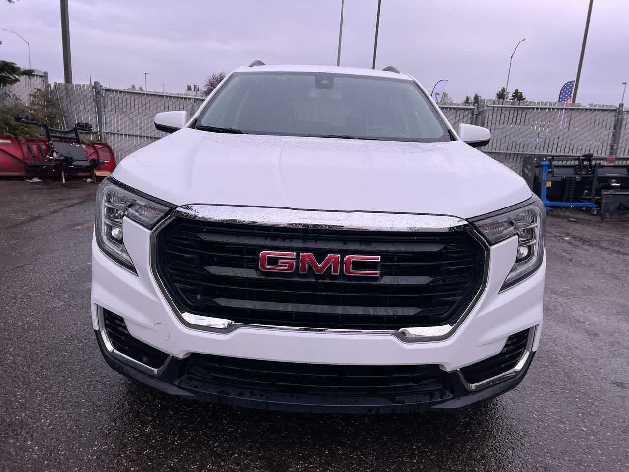 Used 2023 GMC Terrain SLE w/ Driver Convenience Package AWD/4WD image 29