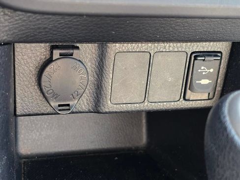 Used 2015 Toyota Corolla LE FWD image 18