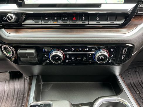 Used 2026 GMC Sierra 1500 SLT w/ SLT Premium Package AWD/4WD image 17