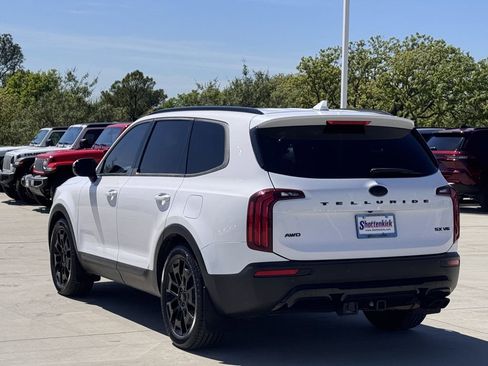 Used 2021 Kia Telluride SX w/ SX Prestige Package image 4