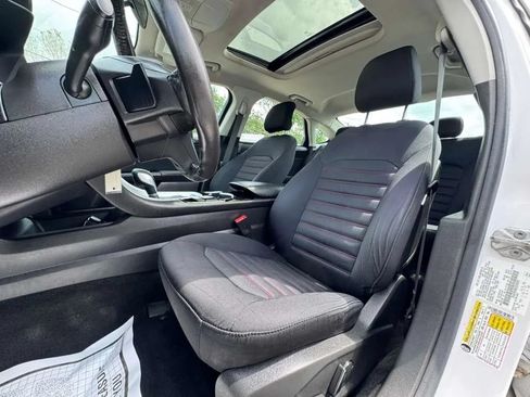 Used 2016 Ford Fusion SE FWD image 13