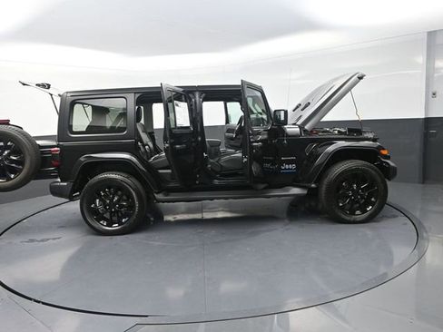 Used 2023 Jeep Wrangler Unlimited Sahara w/ Cold Weather Group AWD/4WD image 37