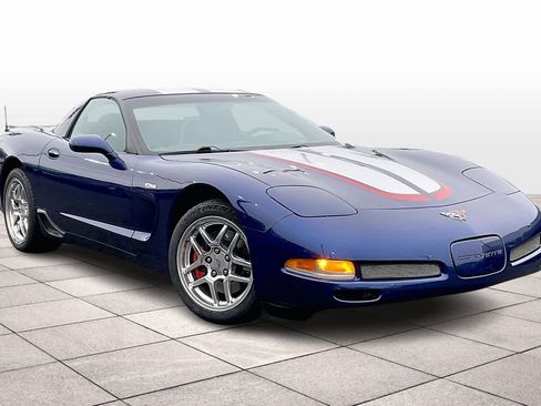 Used 2004 Chevrolet Corvette Z06 w/ Z06 Preferred Equipment Group image 2