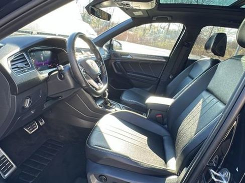 Used 2024 Volkswagen Tiguan SE R-Line image 21