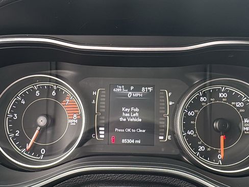 Used 2021 Jeep Cherokee Latitude Lux FWD image 10