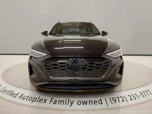 Used 2024 Audi Q8 e-tron Prestige w/ Prestige Package image 6