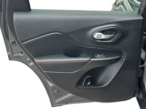 Used 2022 Jeep Cherokee Trailhawk w/ Sun, Sound & Nav Group image 27