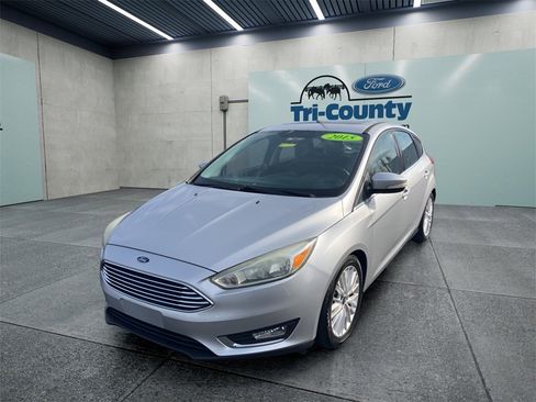 Used 2015 Ford Focus Titanium image 8