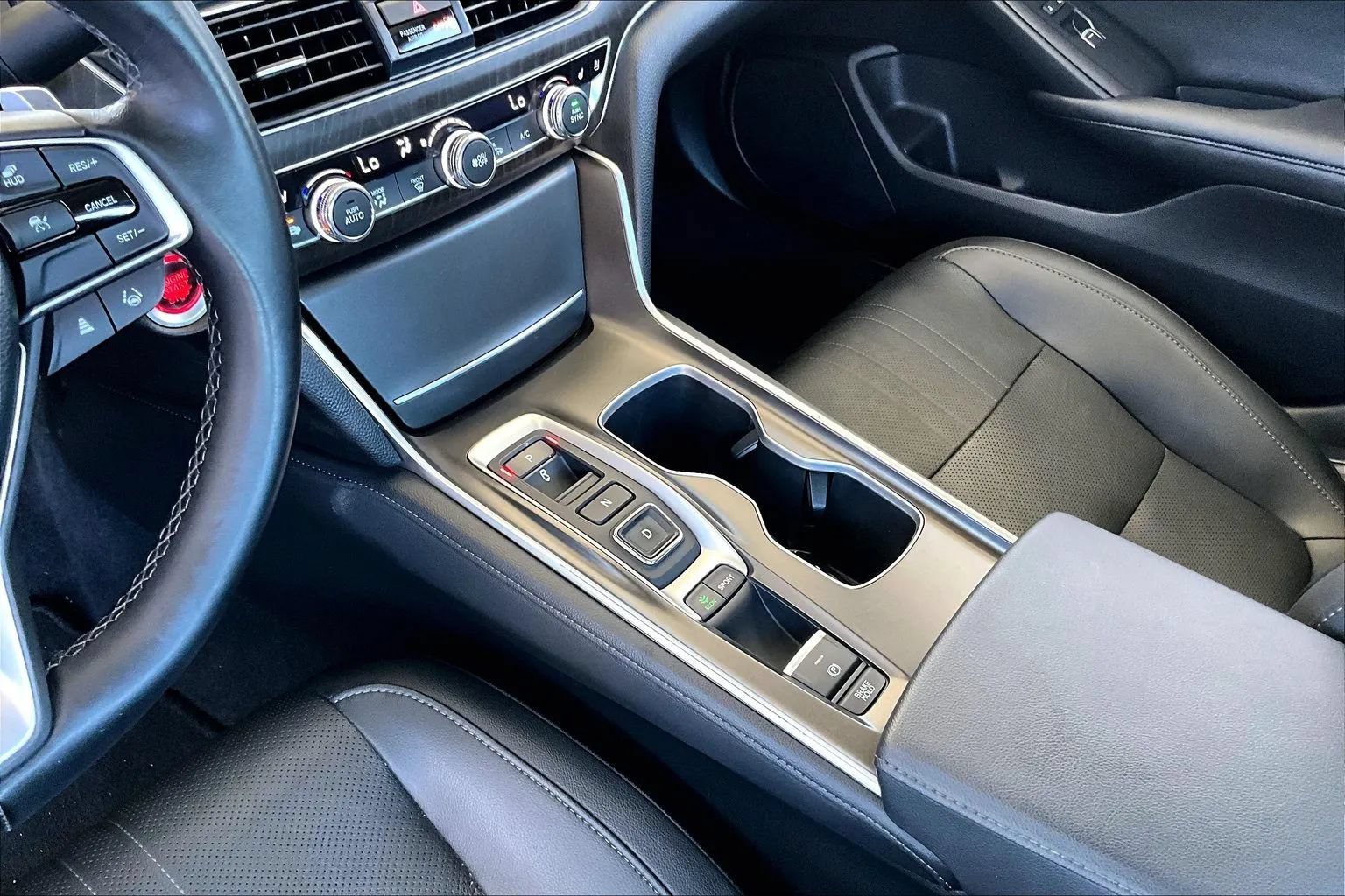 Used 2021 Honda Accord Touring image 15