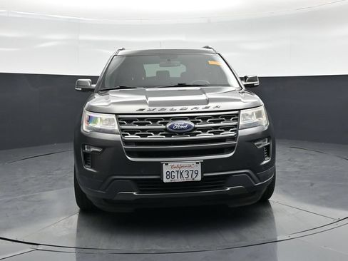 Used 2018 Ford Explorer XLT w/ Equipment Group 202A FWD image 53
