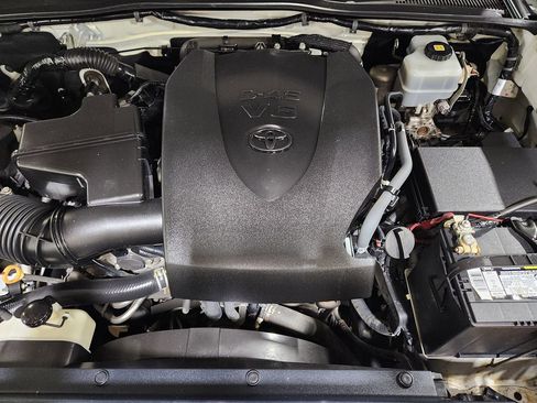 Used 2018 Toyota Tacoma TRD Off-Road AWD/4WD image 52