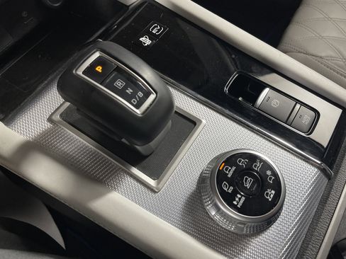 Used 2023 Mitsubishi Outlander SEL image 25