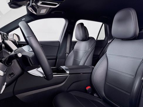 Certified 2025 Mercedes-Benz GLC 300 GLC 300 image 17