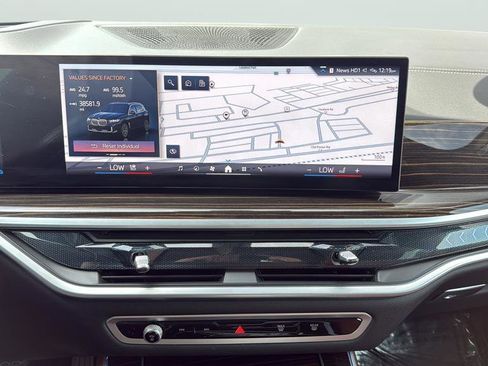 Used 2025 BMW X5 xDrive50e AWD/4WD image 18