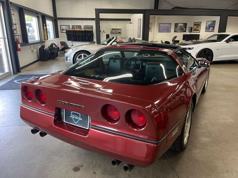 Used 1988 Chevrolet Corvette Coupe RWD image 9