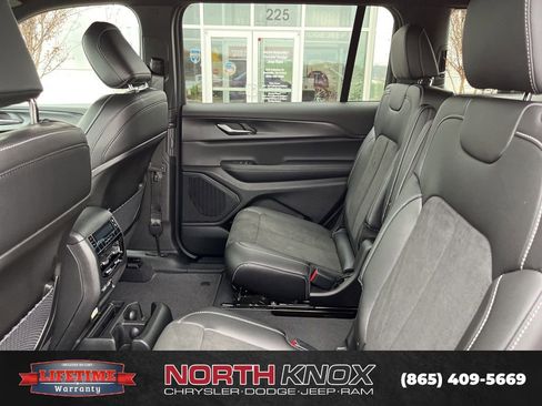 New 2025 Jeep Grand Cherokee L Altitude AWD/4WD image 13