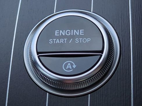 Used 2025 Mercedes-Benz C 300 Sedan image 28