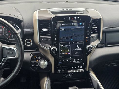 Used 2022 RAM 1500 Laramie AWD/4WD image 16
