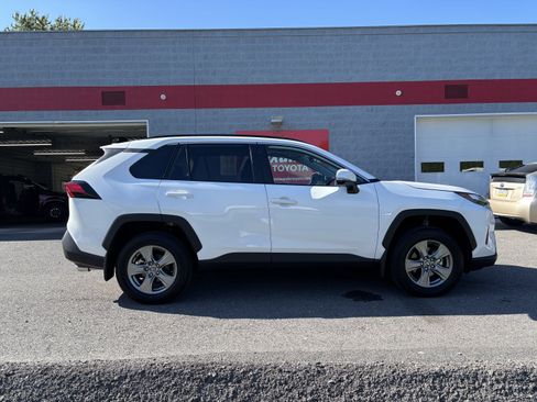 Used 2025 Toyota RAV4 XLE w/ Convenience Package AWD/4WD image 2