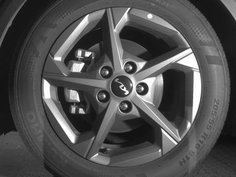 Used 2025 Kia K4 FWD image 12