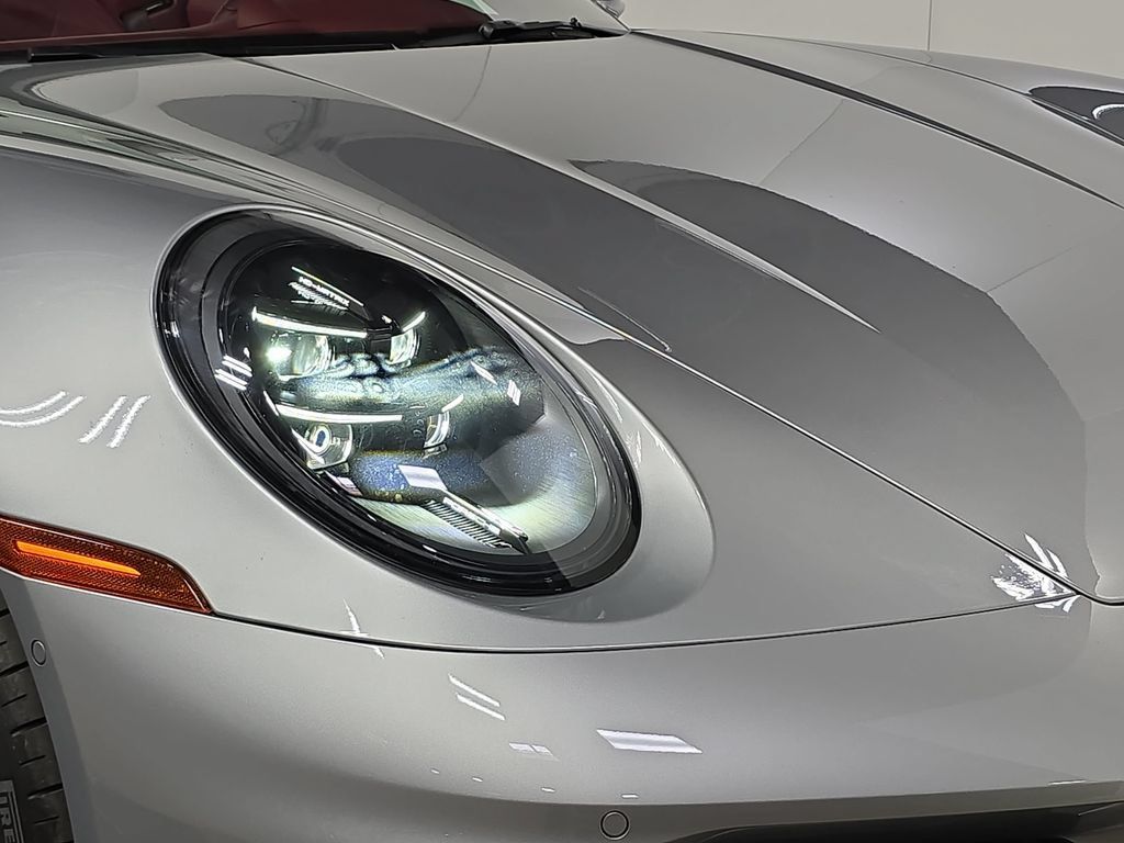 Certified 2025 Porsche 911 Carrera RWD image 12