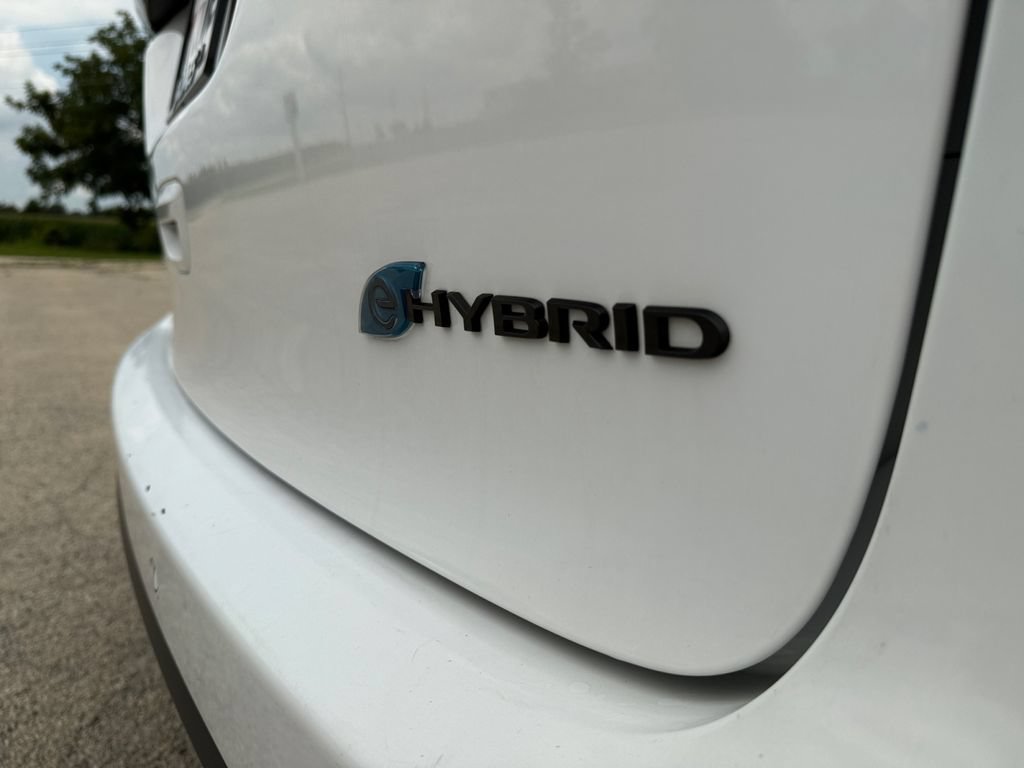 Used 2024 Chrysler Pacifica Limited FWD image 41