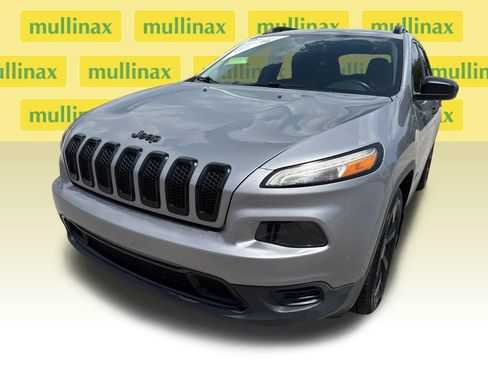 Used 2017 Jeep Cherokee Sport FWD image 10