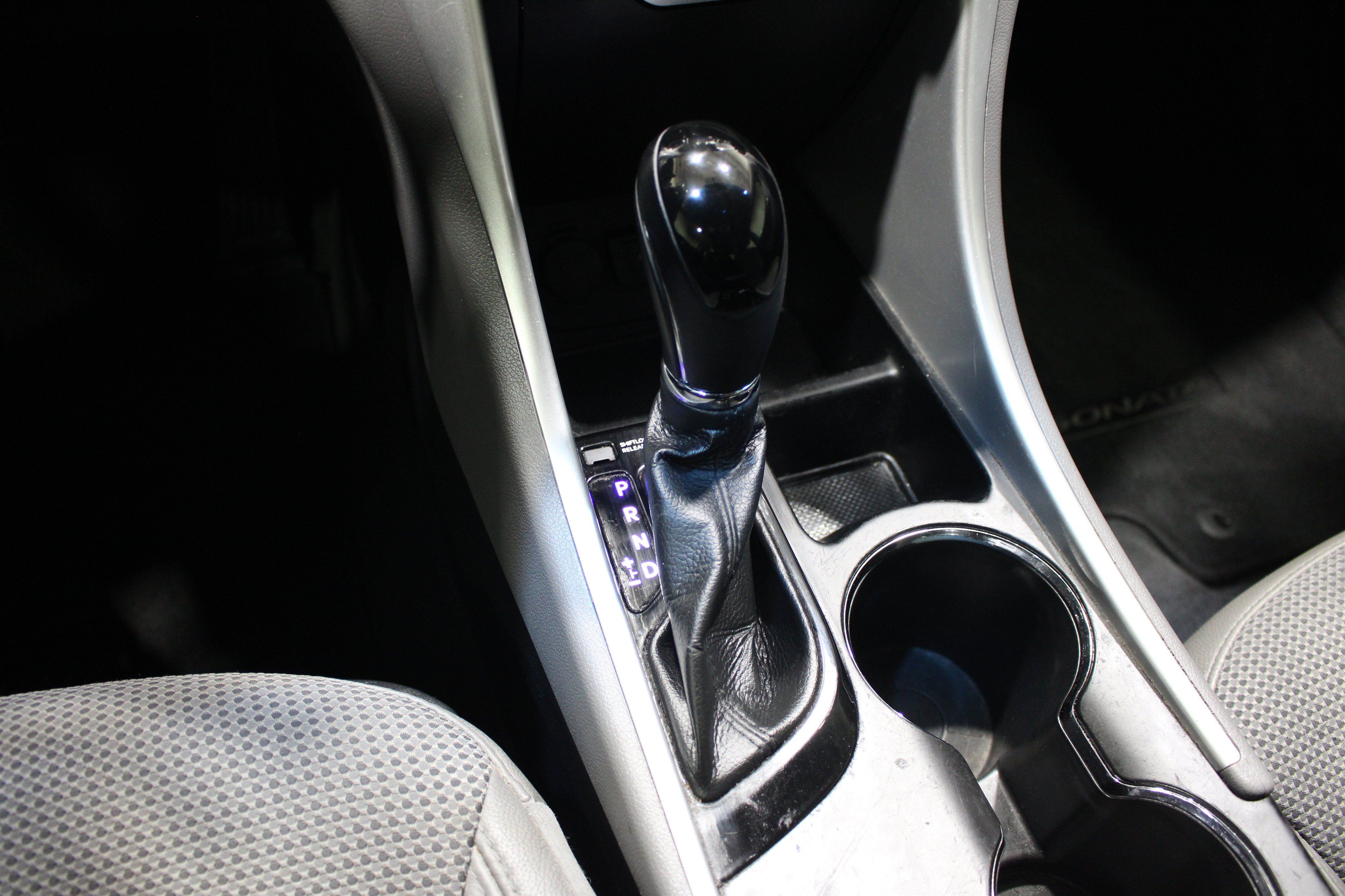 Used 2013 Hyundai Sonata SE w/ Navigation & Sunroof Pkg FWD image 17