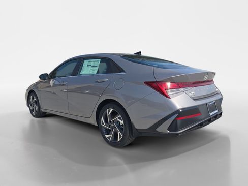 New 2026 Hyundai Elantra Limited image 5