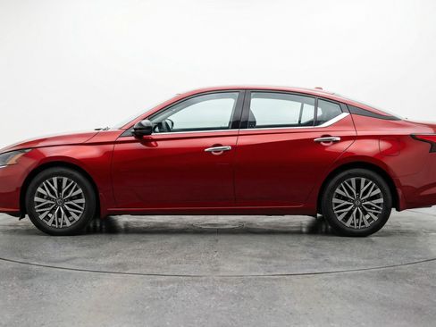 Used 2025 Nissan Altima 2.5 SV image 5