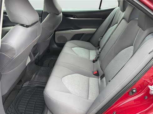 Used 2022 Toyota Camry LE FWD image 19