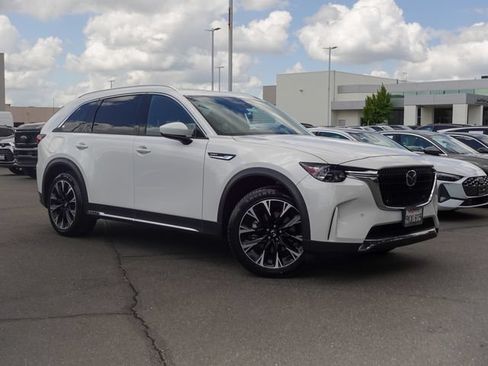 Used 2024 MAZDA CX-90 Plug-In Hybrid w/ Premium Plus AWD/4WD image 5