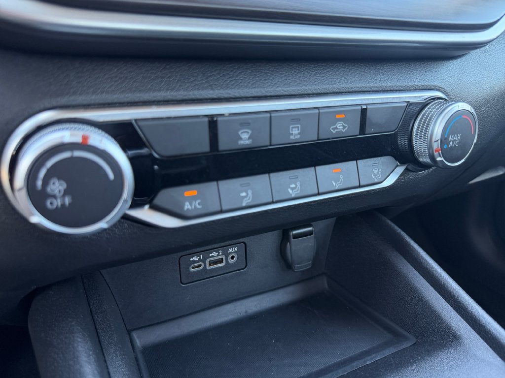 Used 2025 Nissan Altima 2.5 SV FWD image 33