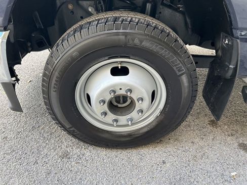 Used 2024 Ford F350 XLT image 12