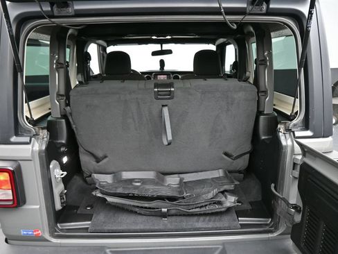 Used 2020 Jeep Wrangler Sport AWD/4WD image 14