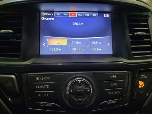Used 2018 Nissan Pathfinder SV AWD/4WD image 24